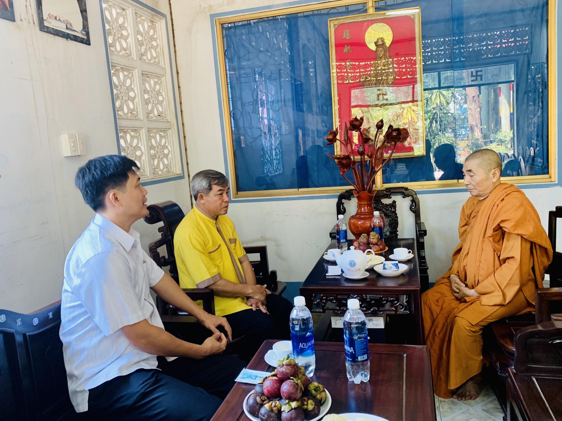 Tỉnh Ủy - UBND - UBMTTQVN tỉnh Đồng Nai, Ban Dân Vận Tỉnh Ủy, Ban Tôn Giáo đến thăm và Chúc mừng Phật Đản tại Tổ Đình Quan Âm Tu Viện